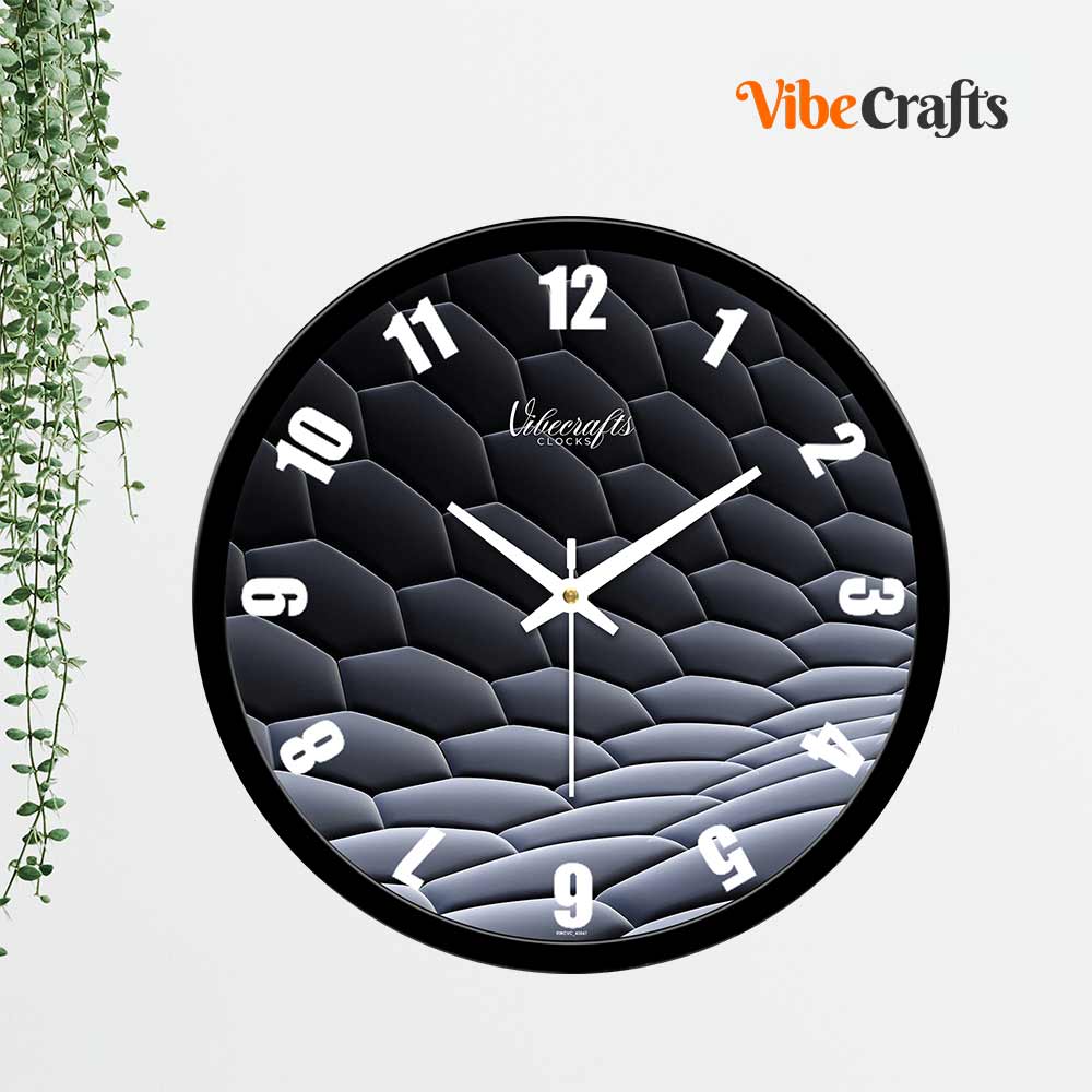 Hanging wall clock