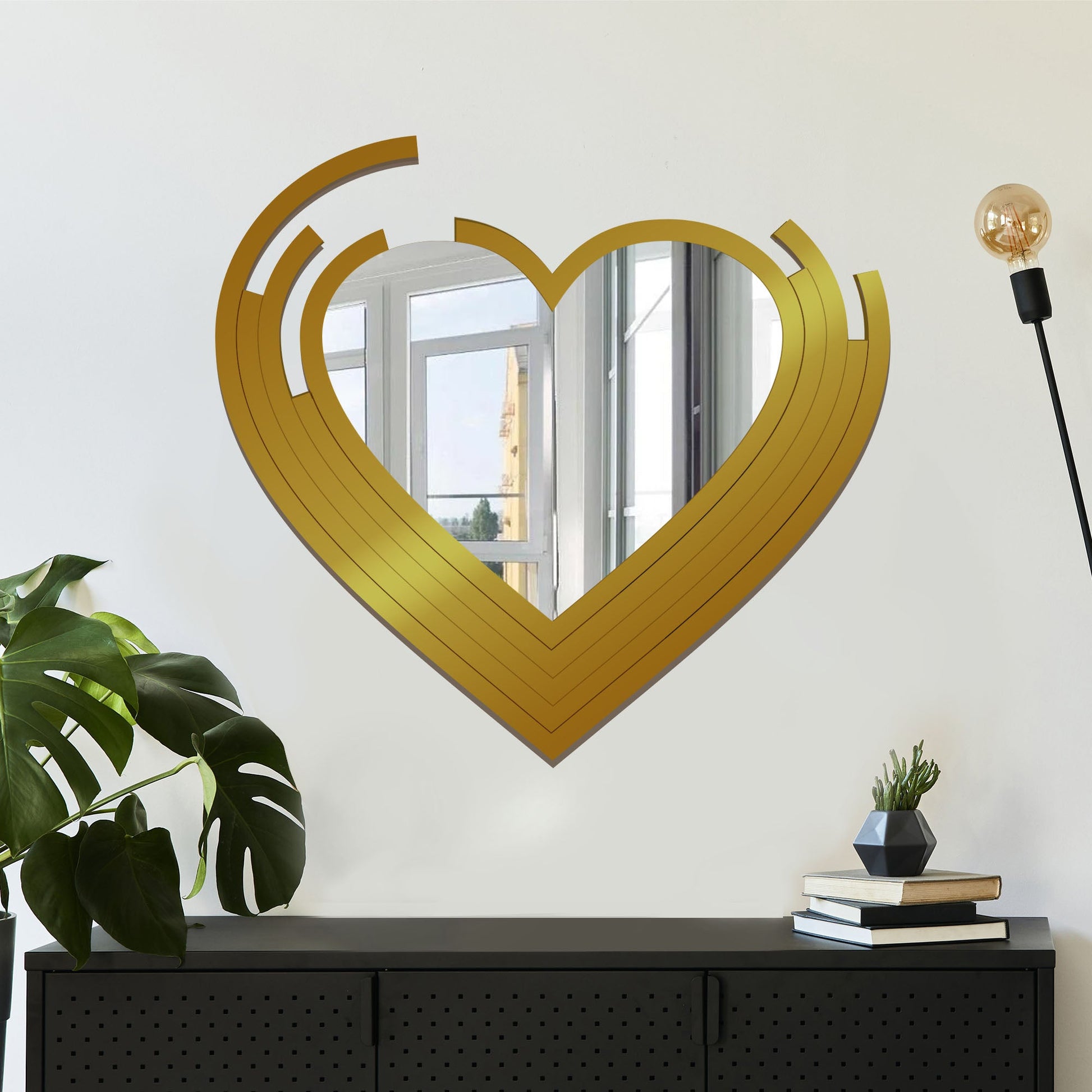 Heart Shape Stylish Wooden Wall Mirror With Gold Texture